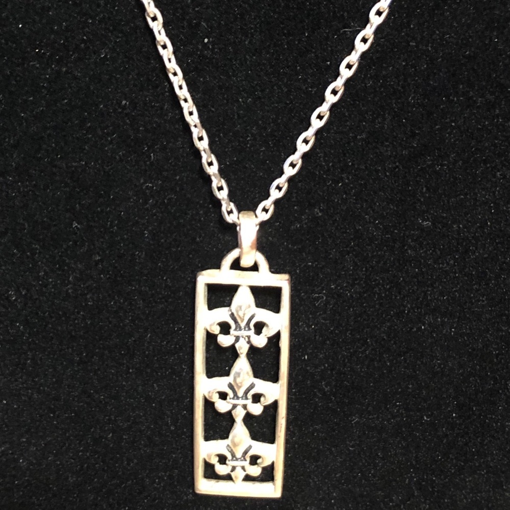 3 Bar Fleur de Lis Necklace on silver chain - Picture 2 of 13